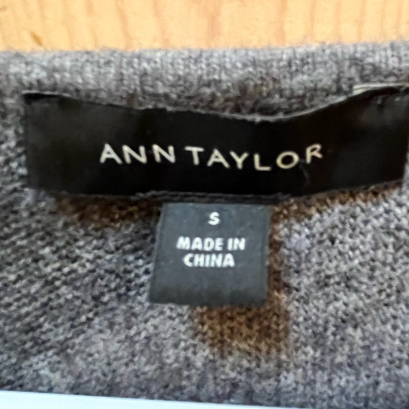 Ann Taylor sweater - Picture 3 of 3